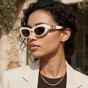 New, LOEWE Sunglasses LW40156U 25E Authentic